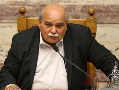 Τα μαζεύει ο Ν.Βούτσης: «Ο όρος ασύμμετρη απειλή αναφέρεται μόνο στο φυσικό φαινόμενο»